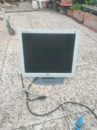 Monitor LG Flatron L1718S