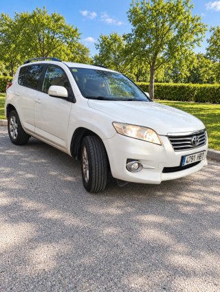 Toyota RAV4 2011