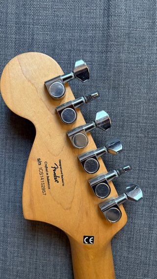 Guitarra Eléctrica Fender Squier Affinity Sunburst