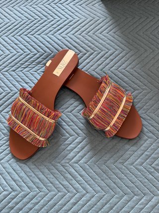 Sandalias Zara flecos multicolor talla 40