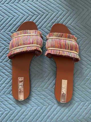 Sandalias Zara flecos multicolor talla 40