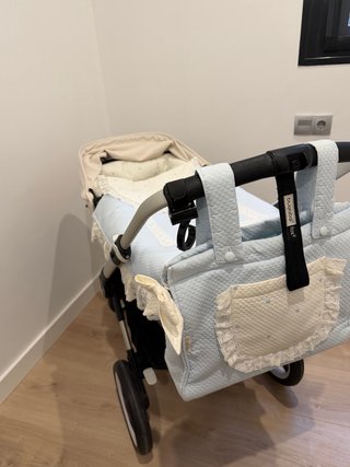 Interior Capazo Bugaboo Fox 2 + colcha + bolso.