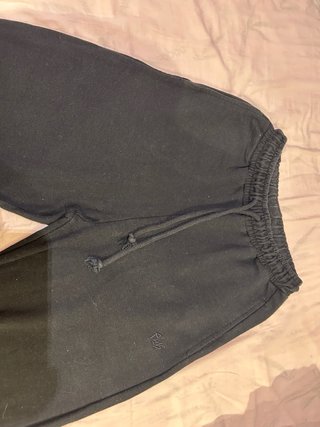 Pantalón de chándal PLAS negro mujer