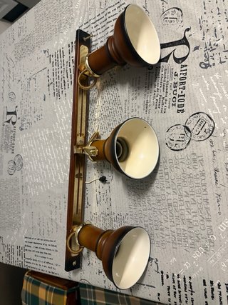 Lámpara vintage 3 focos madera y metal