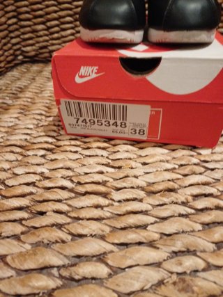 Nike Cortez Mujer Negro y Dorado