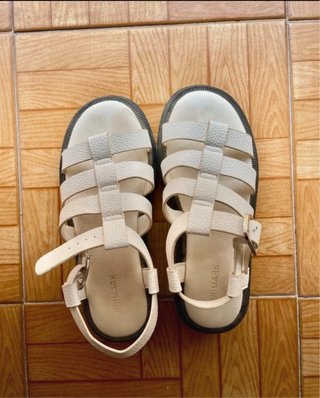 Sandalias plataforma Primark beige