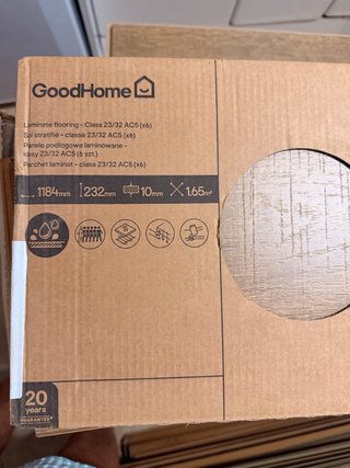 Lote Suelo Laminado GoodHome Maldon 10mm. 9 e m2