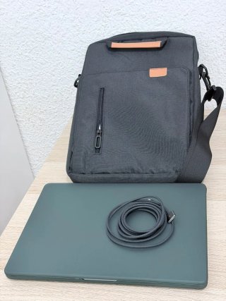 MacBook Pro 14 M5 Pro 24 GB 1 TB COMO NUEVO
