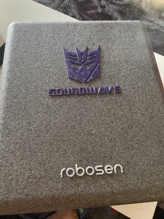 Robosen Transformers Soundwave