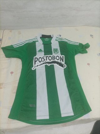 Camiseta adidas nacional de Medellín.