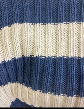 Jersey de rayas azul y blanco