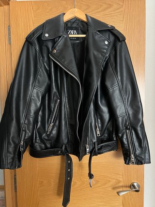 Cazadora Biker Efecto Piel Zara oversize