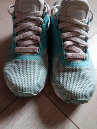 Zapatillas Nike Air Turquesa y Blancas