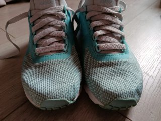 Zapatillas Nike Air Turquesa y Blancas
