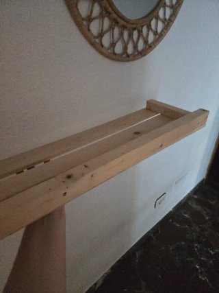 Estantería de madera para jardín