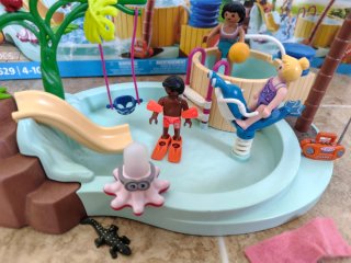 Playmobil myLife 71529 Parque Infantil Piscina