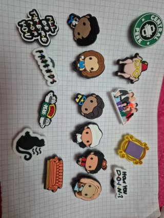 Set 16 Ciondoli per Scarpe Tema Friends