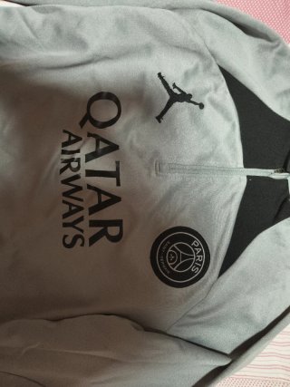 Chaqueta PSG Jordan Talla 18a  PRECIO NEGOCIABLE