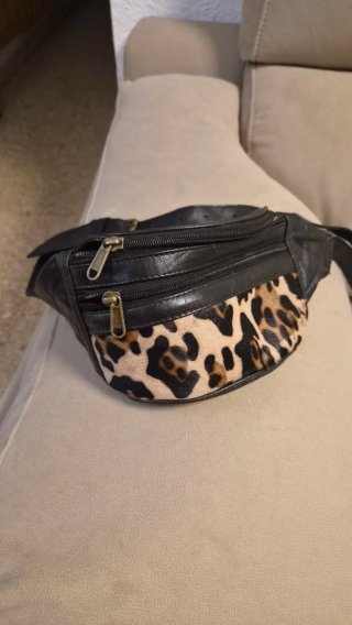 Riñonera de Piel con Estampado Leopardo