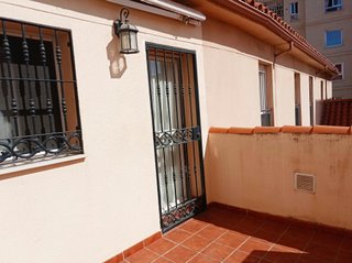 Dúplex con terraza, patio, aparcamiento y trastero