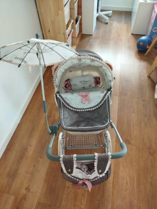 Carrito de Muñecas Estilo Clásico