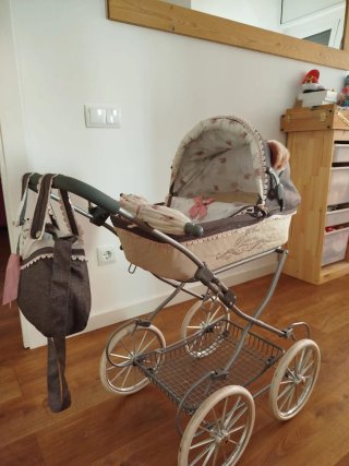 Carrito de Muñecas Estilo Clásico