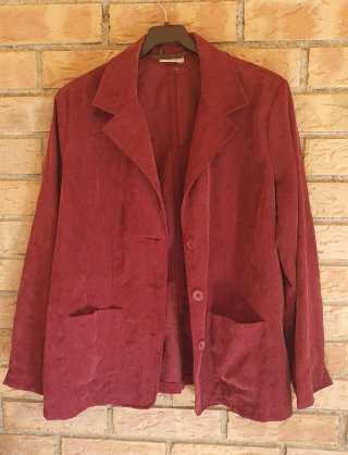 Cazadora de pana roja