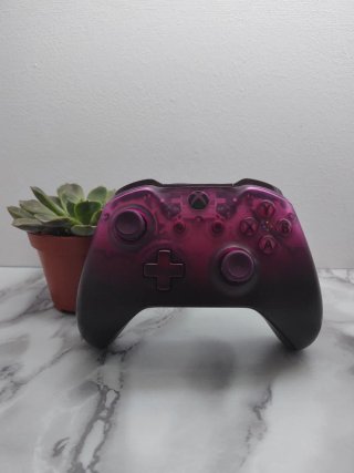 Mando Xbox One Phantom Magenta
