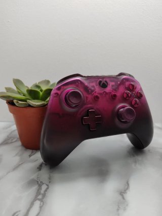 Mando Xbox One Phantom Magenta