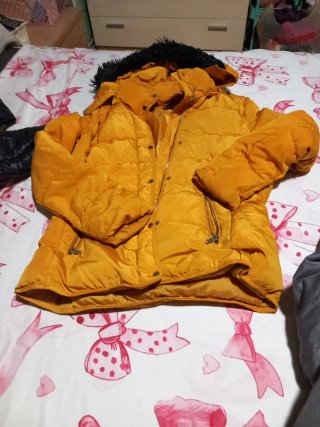 Chaquetón acolchado amarillo