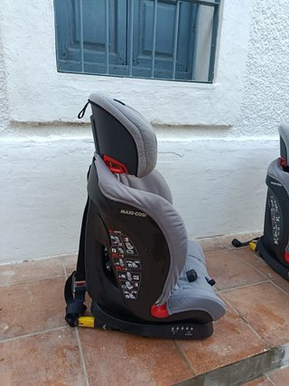 Silla de coche Maxi-Cosi gris top tether