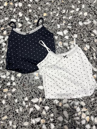 Par de camisetas de tirantes con lunares
