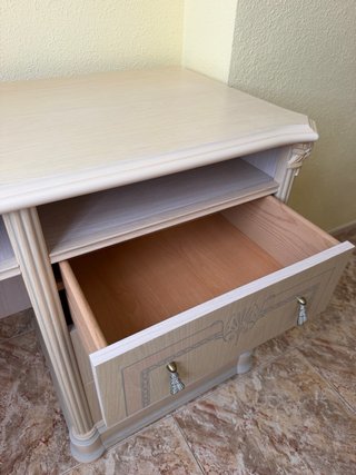 Tavolo da scrivania in legno con cassetti