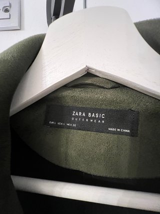 Chaqueta Biker Zara efecto ante verde L