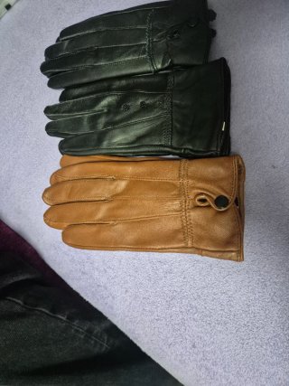 Guantes de piel sintética (negro y marrón)