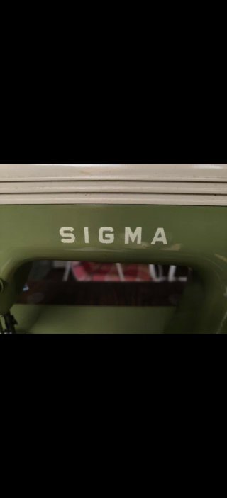 Máquina de coser vintage Sigma Modelo H con mueble