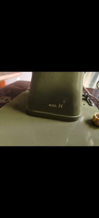 Máquina de coser vintage Sigma Modelo H con mueble