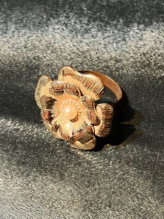 Anillo Vintage Dorado Flor Perla Grande