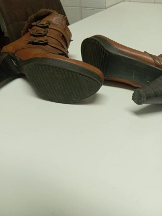 Botines marrones Hispanitas con hebillas