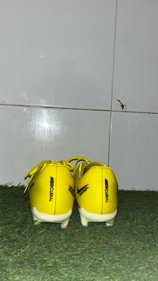 Zapatillas Nike Mercurial Amarillas y Rosas