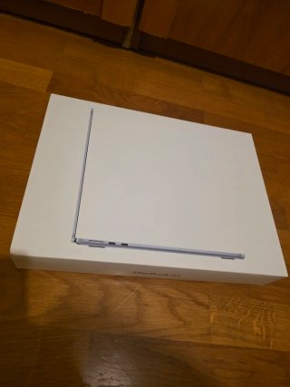 MacBook Air M5 13,6