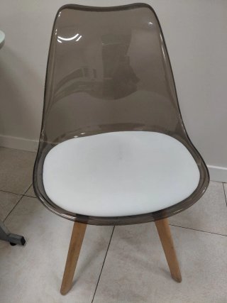 Silla de Diseño Transparente
