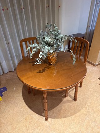 Mesa de Comedor Redonda de Madera