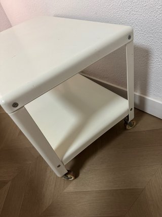 Mesa auxiliar IKEA con ruedas