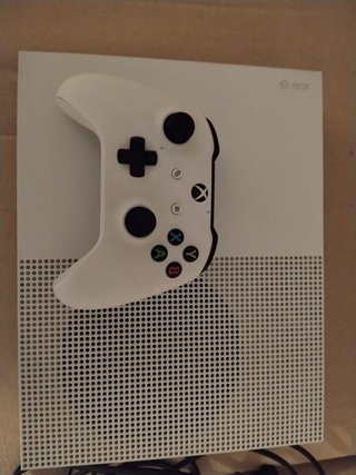 Xbox One Blanca + Mando y Cables