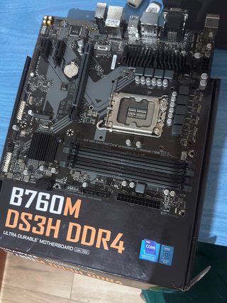 Placa Base Gigabyte B760M DS3H DDR4