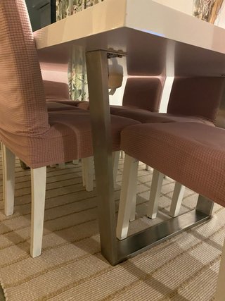 Mesa y sillas de Comedor.