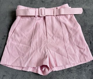 Shorts Rosa con Cinturón