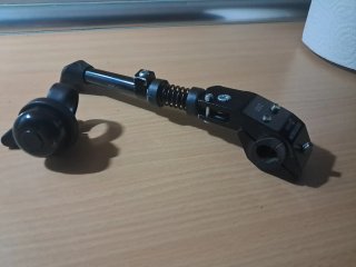 Pata de cabra y timbre para bicicleta