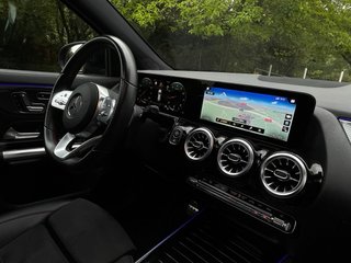 Mercedes-Benz GLA 180 AMG Line 2022 136cv